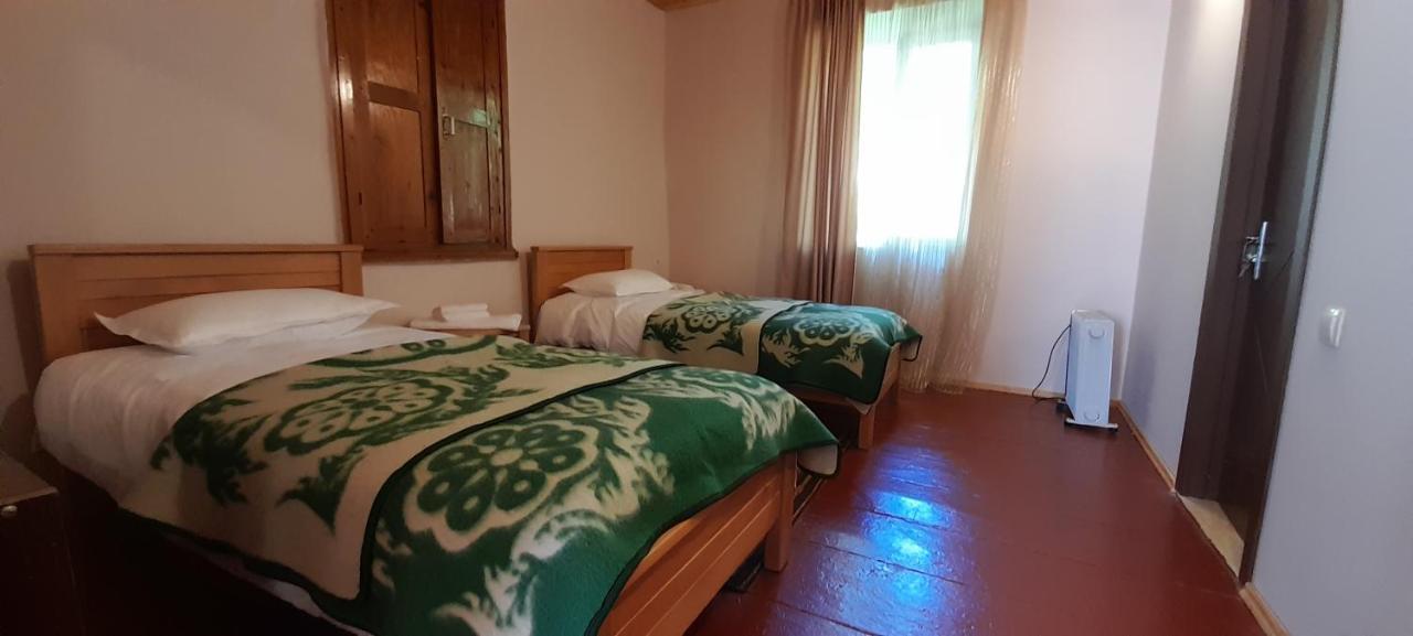 Guest House Lekhtagi เมสเตีย ภายนอก รูปภาพ